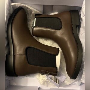 NIB - AEROSOLES TROPEA Comfortable Women's Ankle Boot in Brown Faux Leather 5.5M